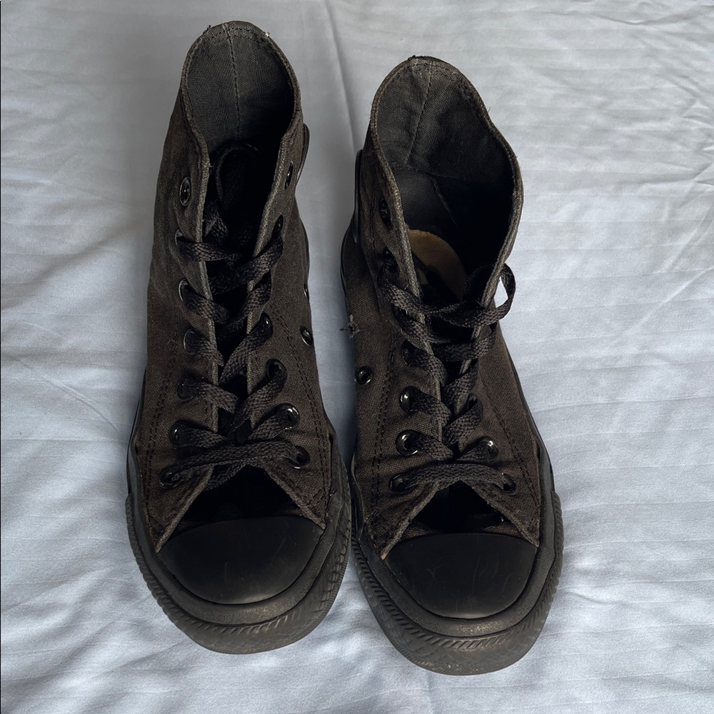 Converse High-Tops, Size Men’s 4/Women’s 6